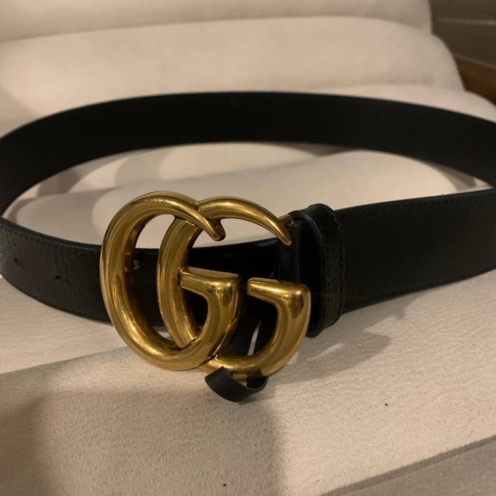 Gucci Marmont belt w/ gold buckle and black